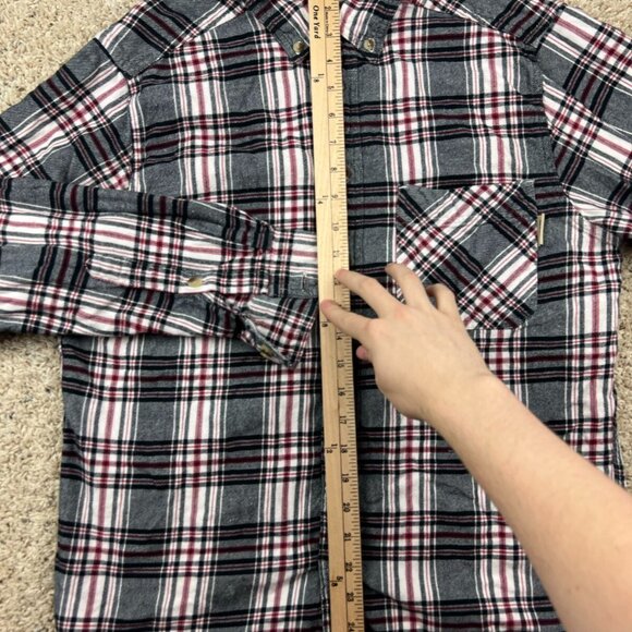 Woolrich Plaid Flannel Black Red White Men’s Size Medium Outdoors Button Up￼ - Picture 2 of 7